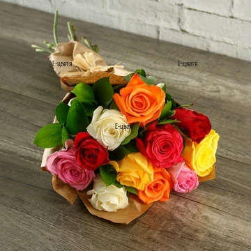 Класически, красив и пъстър букет от рози, с който да усмихнете любимите си хора на техния празник или просто ей така.