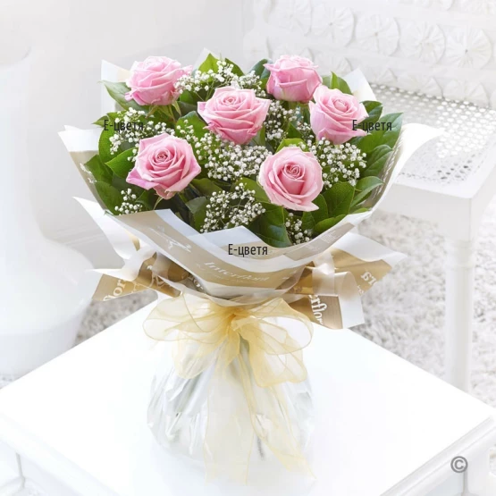 Online order and delivery of bouquet of pink roses