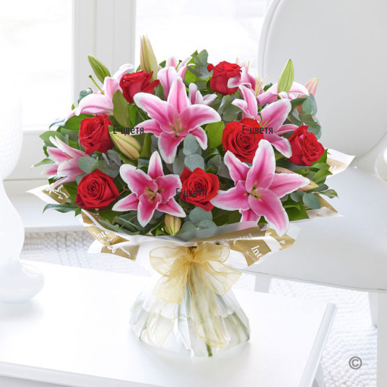 Flower delivery - a bouquet of roses and lilies - Kasablanca