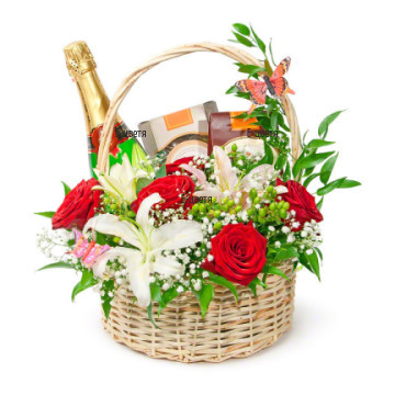 Поръчка и доставка на кошница с подаръци и цветя