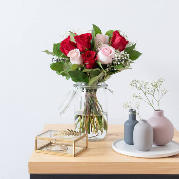 Интернет поръчка на букет от розови и червени рози