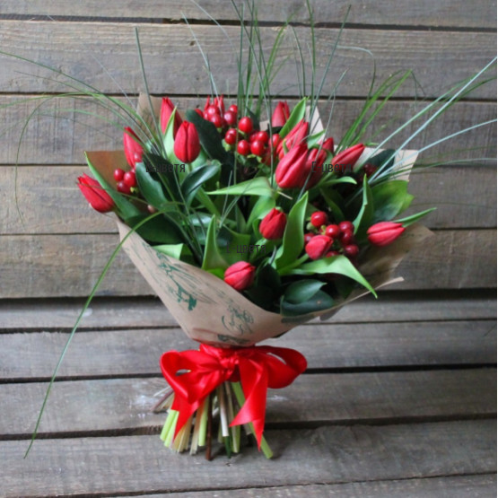 Send romantic bouquet of tulips to Bulgaria
