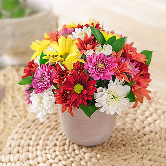 Онлайн поръчка на цветя в керамичен съд