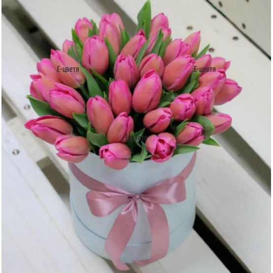 Send to Bulgaria a box of pink tulips