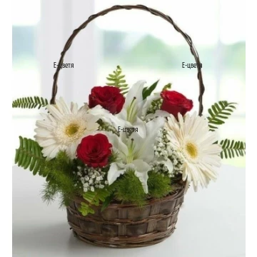Поръчка и доставка на кошница с лилиуми и рози