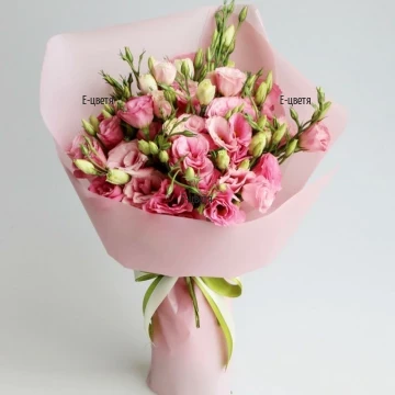 Доставка на букет от розови лизиантуси