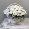 Доставка на кошница с бели хризантеми
