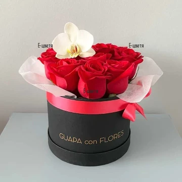 Delivery of an arrangement of roses in a box