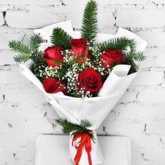 Поръчка и доставка на коледен букет с рози в София