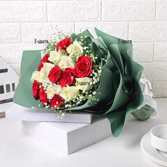 Червено-бяла хармония свежи цветя за всеки повод