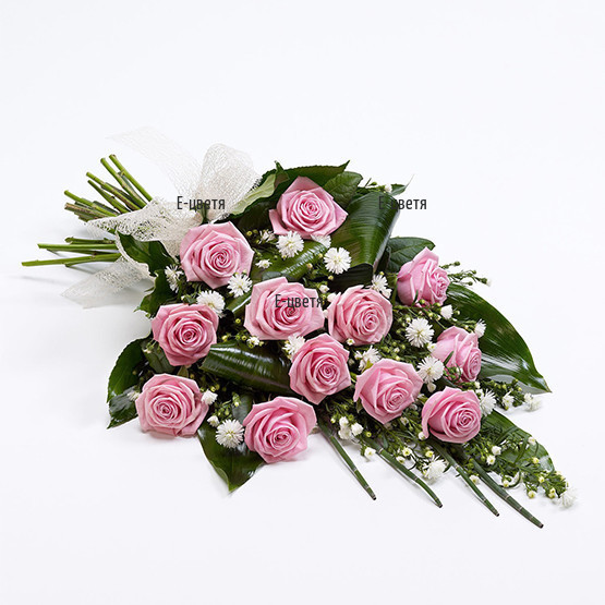 Доставка на букет от розови рози за погребение