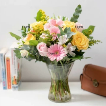 A bouquet of flowers Charm