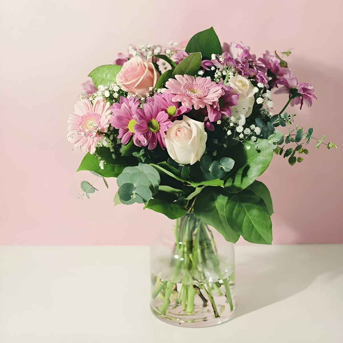 Delivery of a bouquet of roses and chrysanthemums