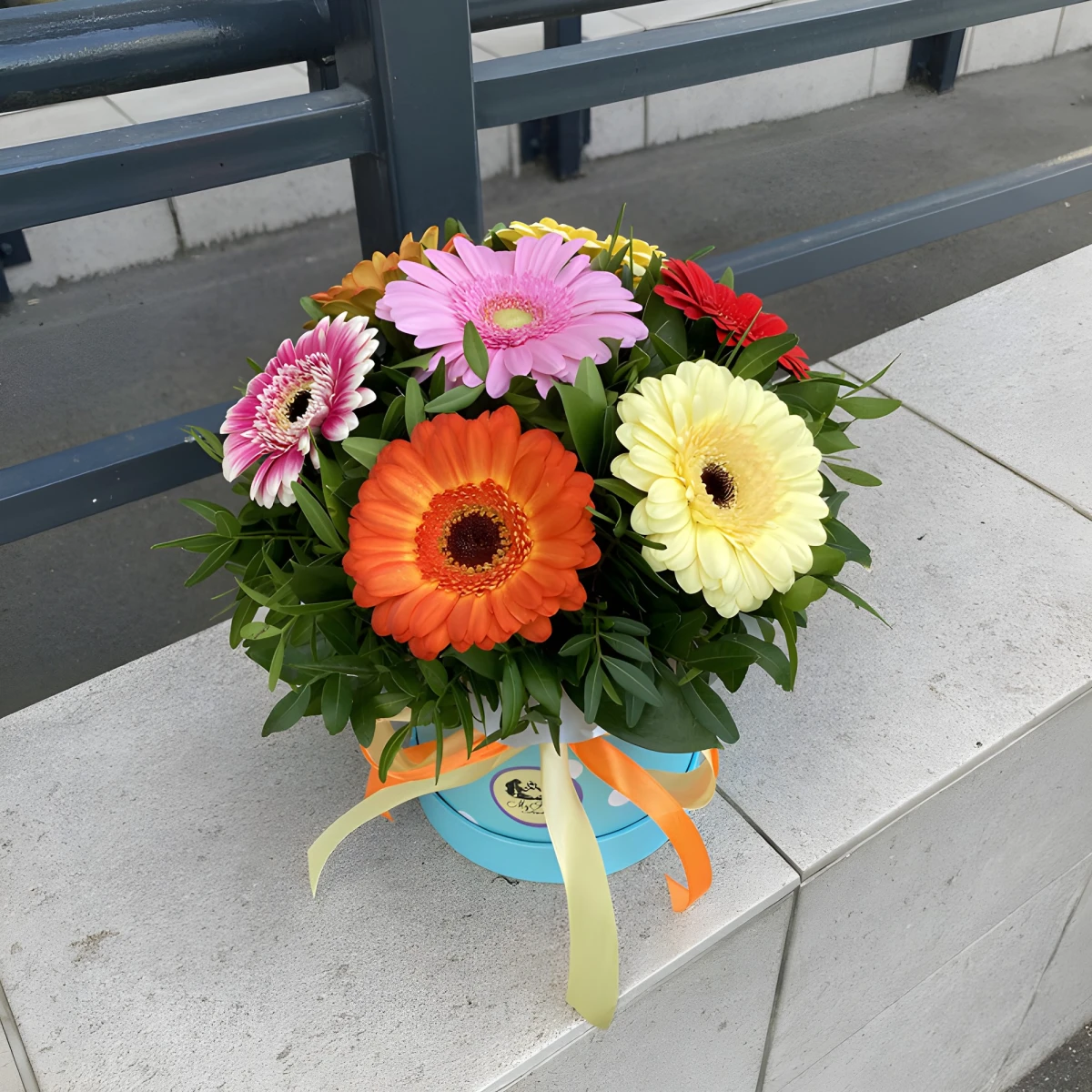 Delivery of gerberas in a beautiful box with courier