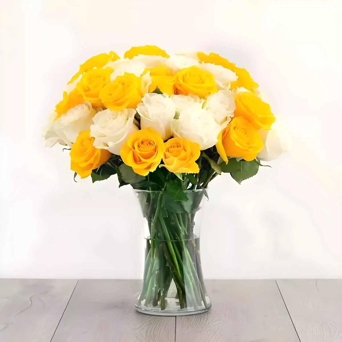 Delivery of a bouquet of white and yellow roses to Bulgaria