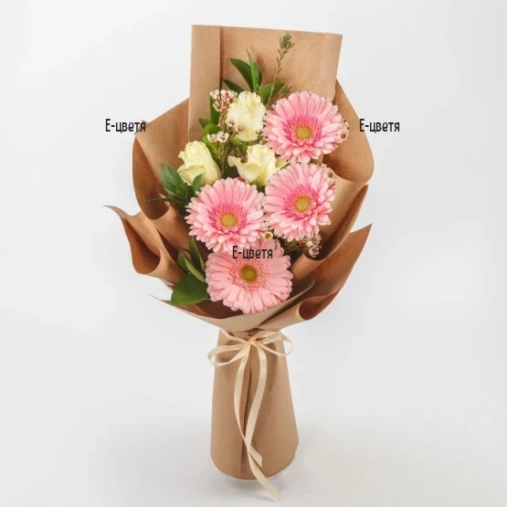 Order and delivery bouquet of pink gerberas and roses